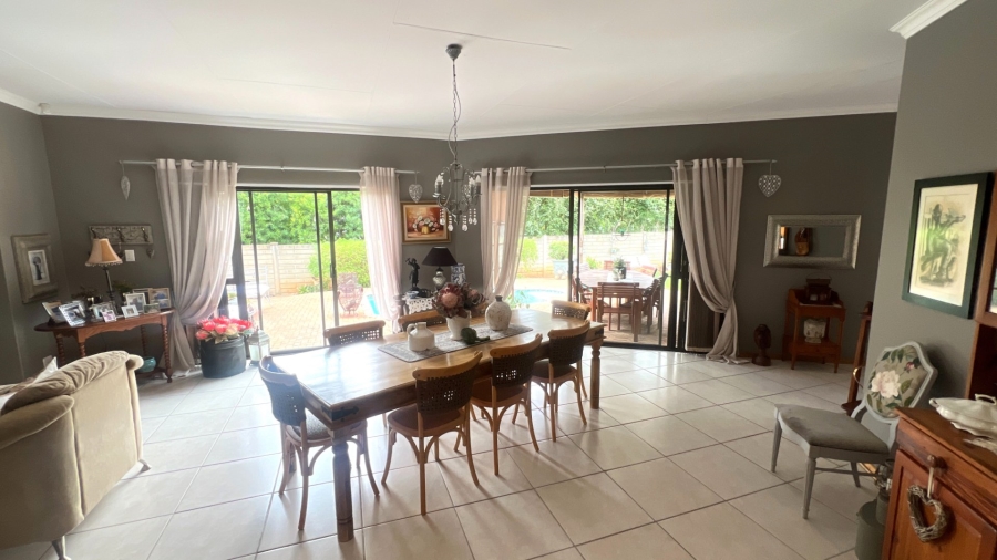4 Bedroom Property for Sale in Langenhovenpark Free State